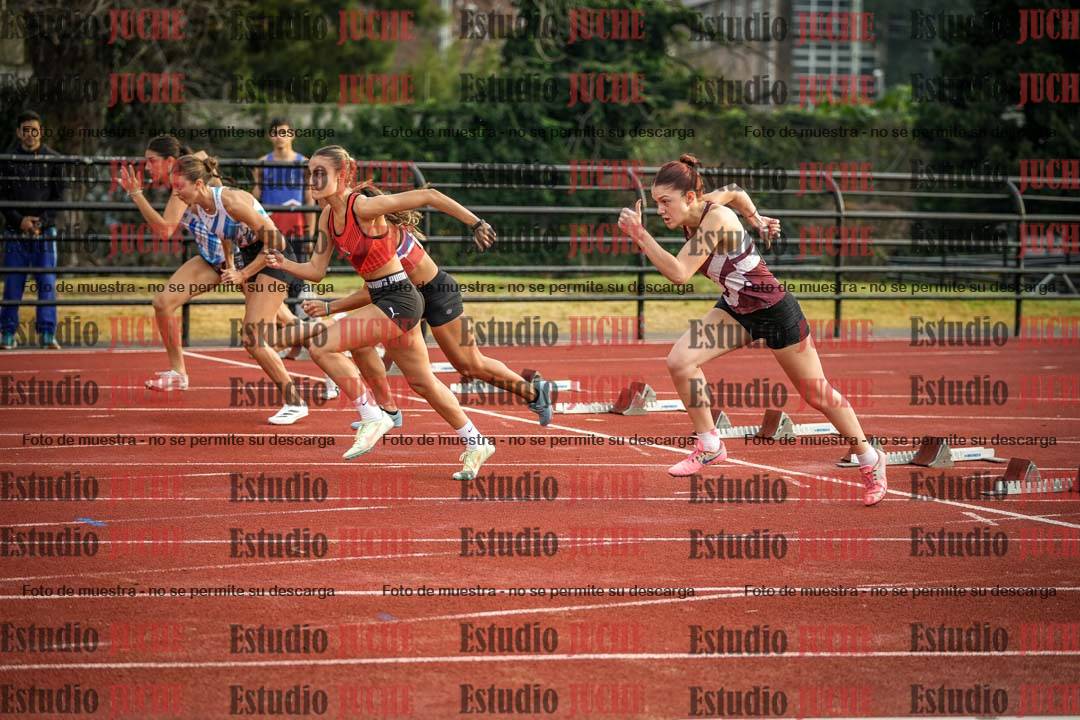 Fotos de los 100 m con vallas de mujeres