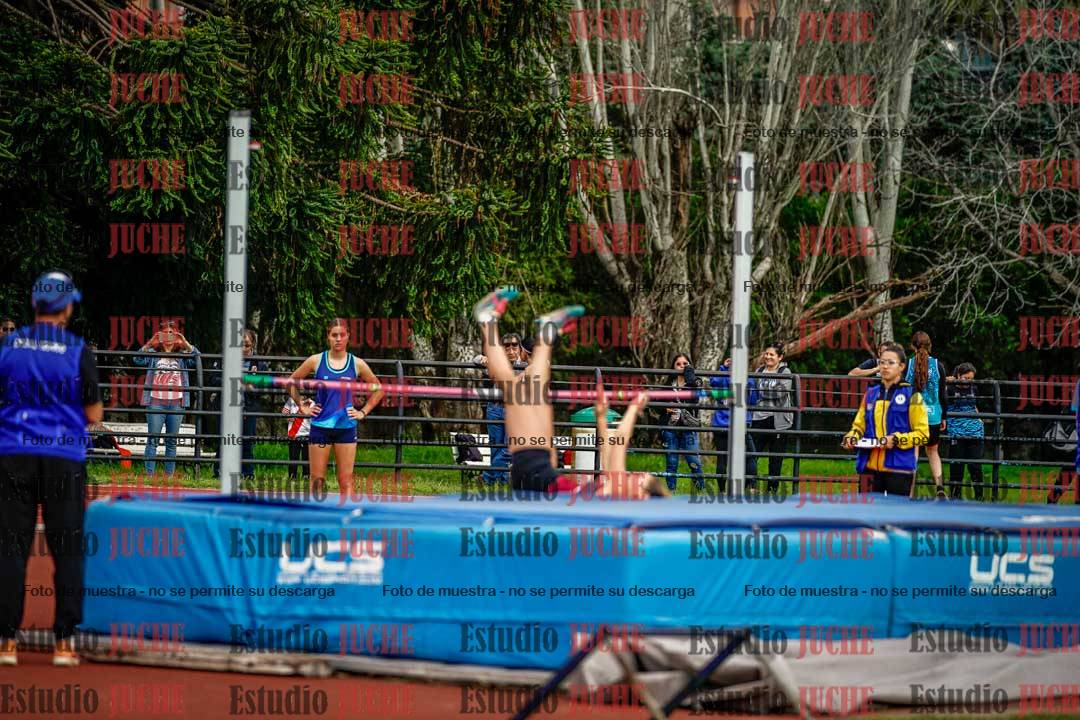Fotos del salto en alto de mujeres