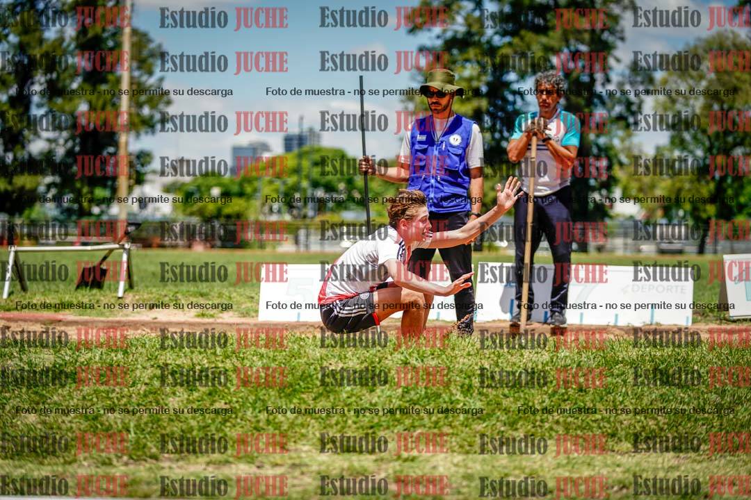 Fotos del salto en largo de varones