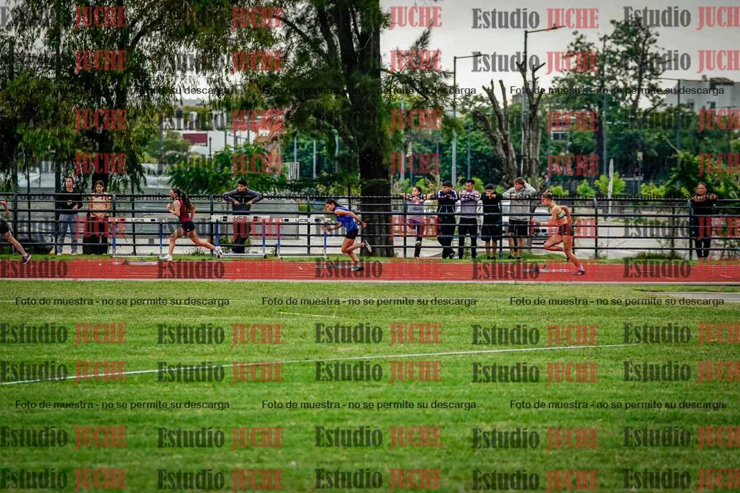 Fotos de los 295 m con vallas de mujeres