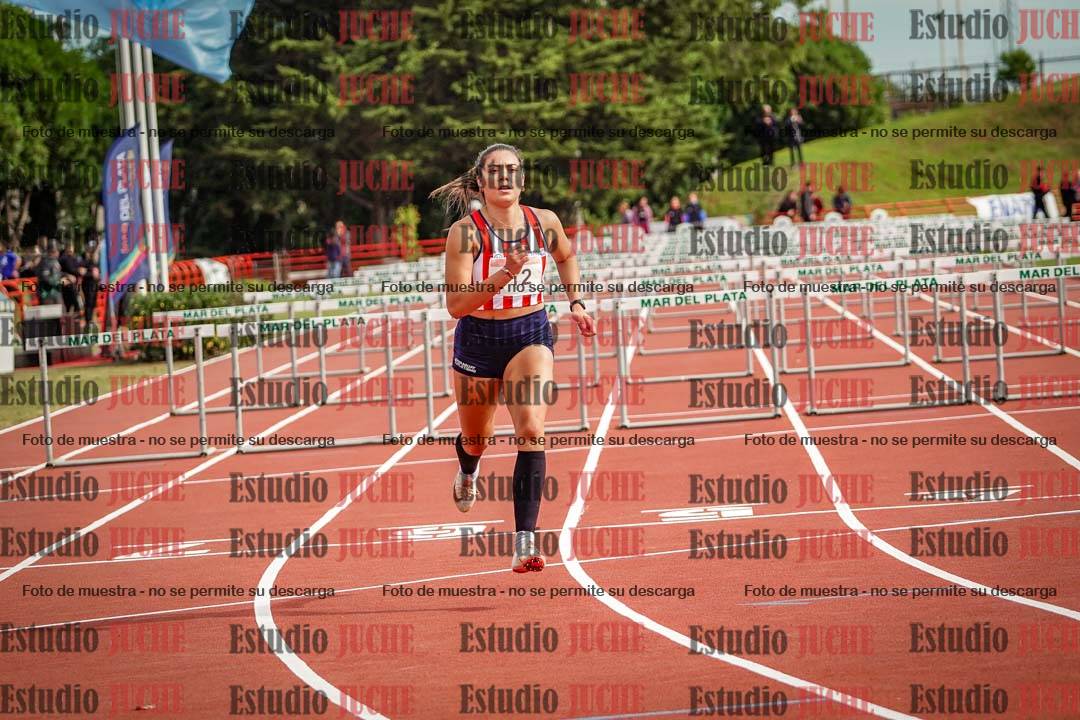 Fotos de los 100 m con vallas de mujeres