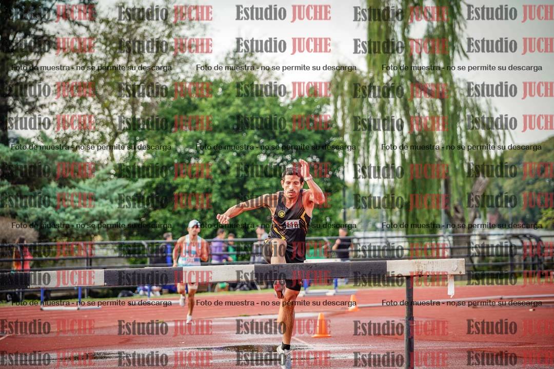 Fotos de los 3000 m con obstáculos de varones