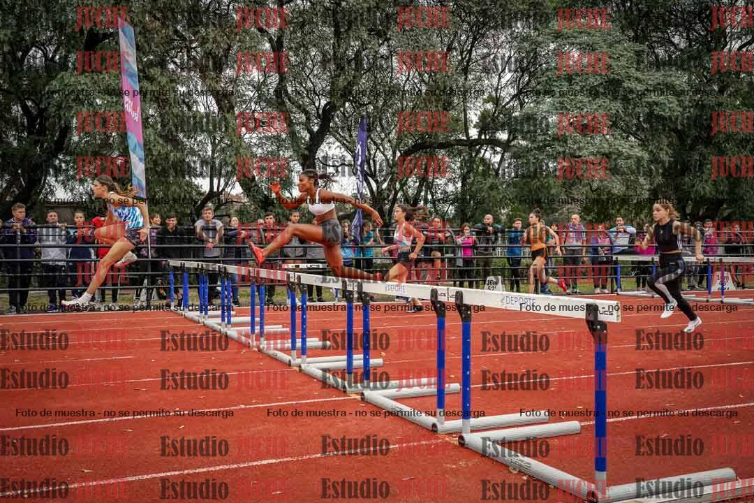 Fotos de los 100 m con vallas de mujeres