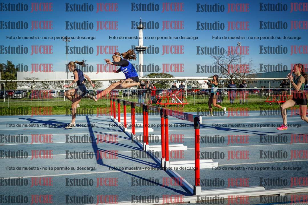 Fotos de los 100 m con vallas de mujeres - U17