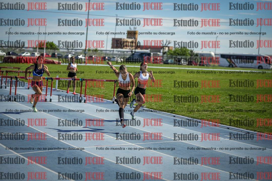 Fotos de los 100 m con vallas de mujeres