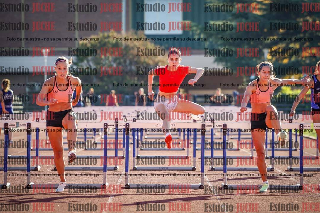Fotos de los 100 m con vallas de mujeres
