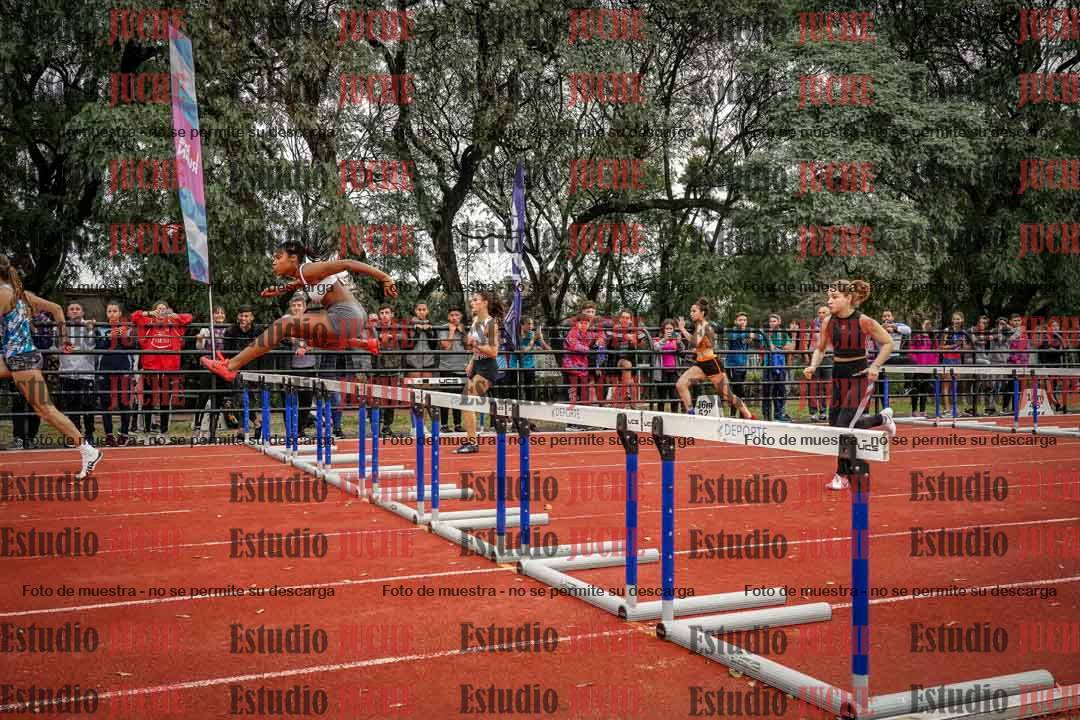 Fotos de los 100 m con vallas de mujeres