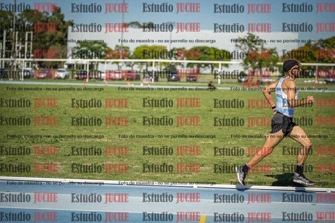 Fotos de los 5000 m de mujeres y varones - serie 1