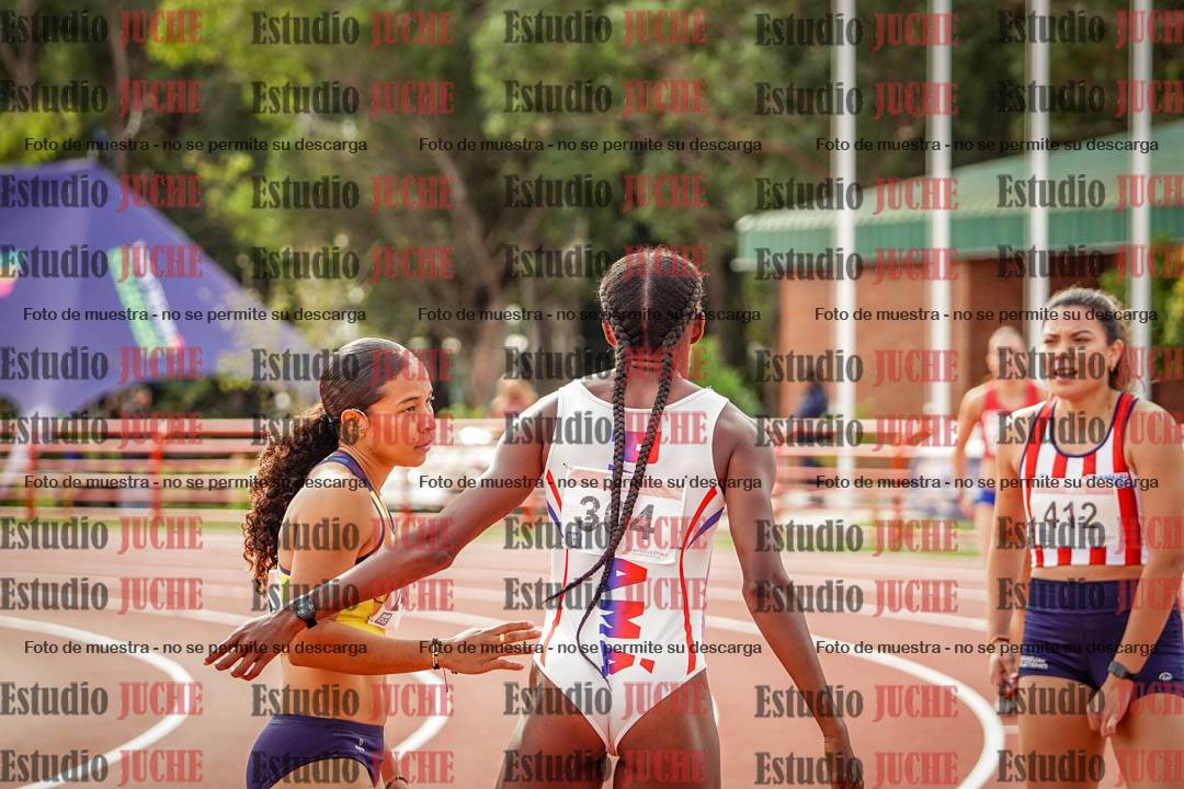 Fotos de algunos extras y podios del día 3