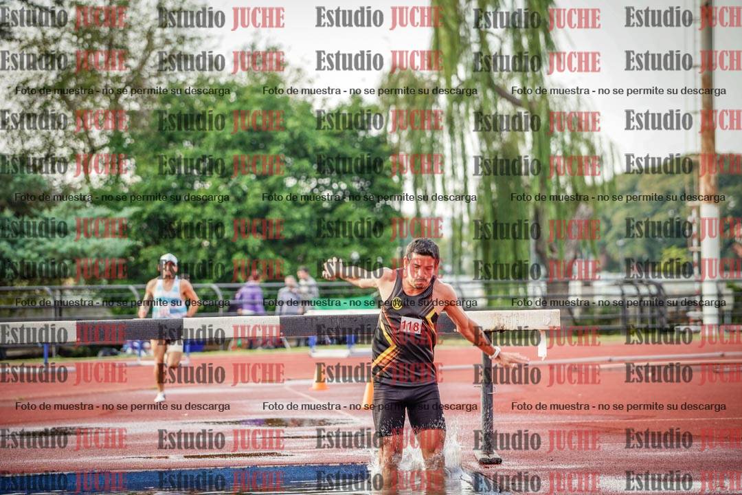 Fotos de los 3000 m con obstáculos de varones