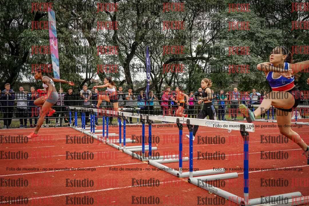 Fotos de los 100 m con vallas de mujeres