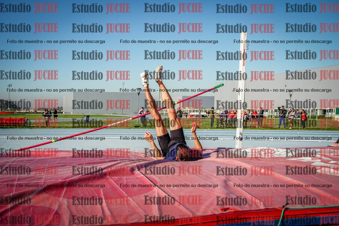 Fotos del salto en alto de varones