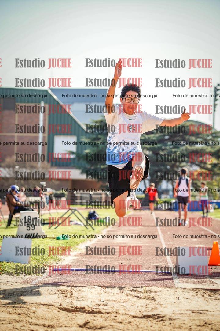 Fotos del salto en largo de varones - ambas categorías