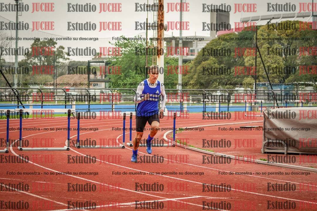 Fotos de los 295 m con vallas de varones - U16