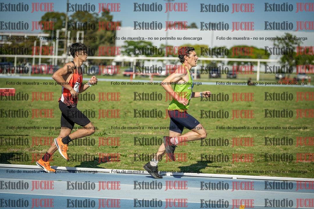Fotos de los 5000 m de mujeres y varones - serie 1