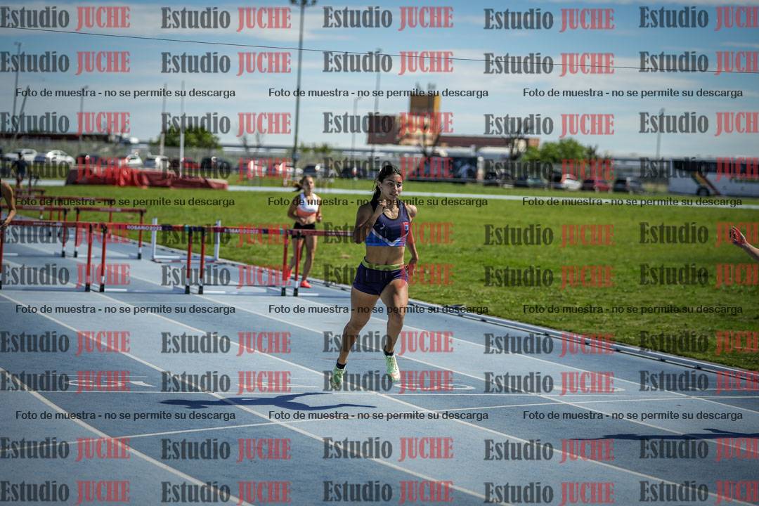 Fotos de los 100 m con vallas de mujeres