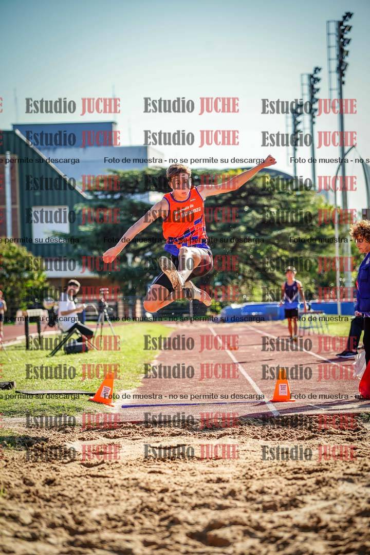 Fotos del salto en largo de varones - U16