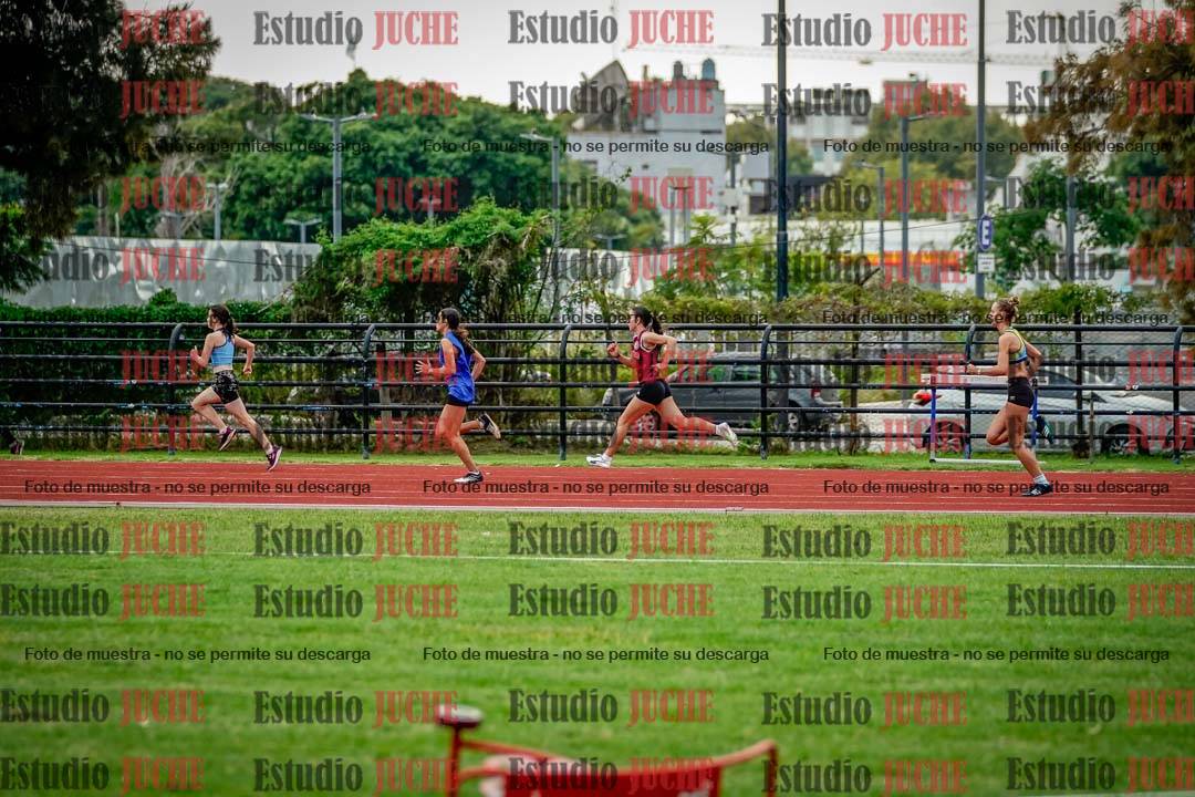 Fotos de los 295 m con vallas de mujeres