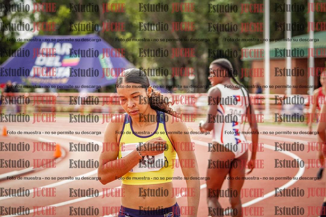 Fotos de algunos extras y podios del día 3
