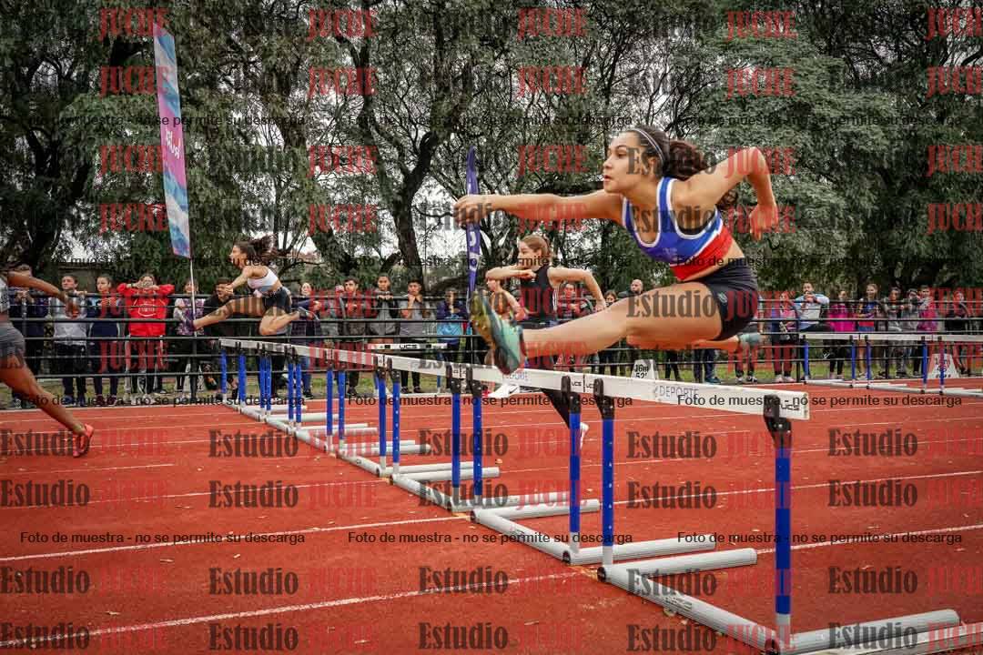 Fotos de los 100 m con vallas de mujeres