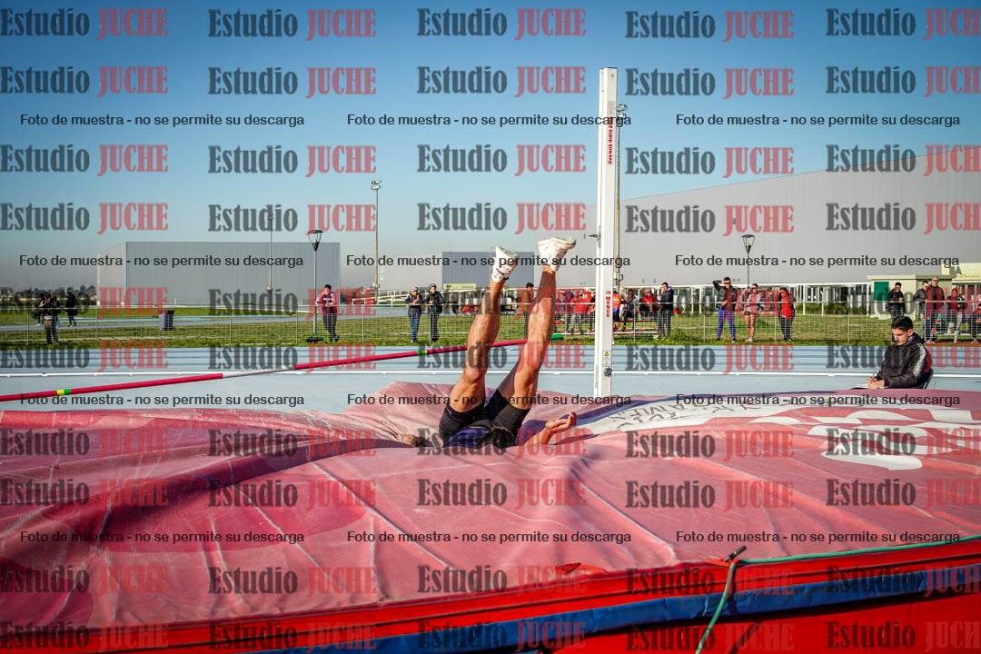 Fotos del salto en alto de varones