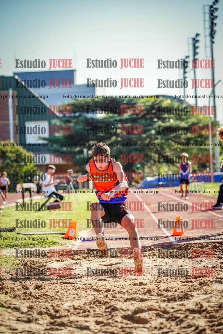 Fotos del salto en largo de varones - U16