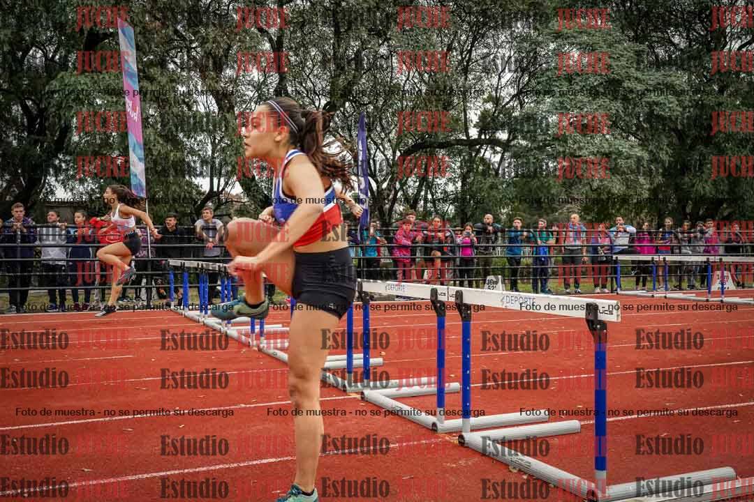Fotos de los 100 m con vallas de mujeres