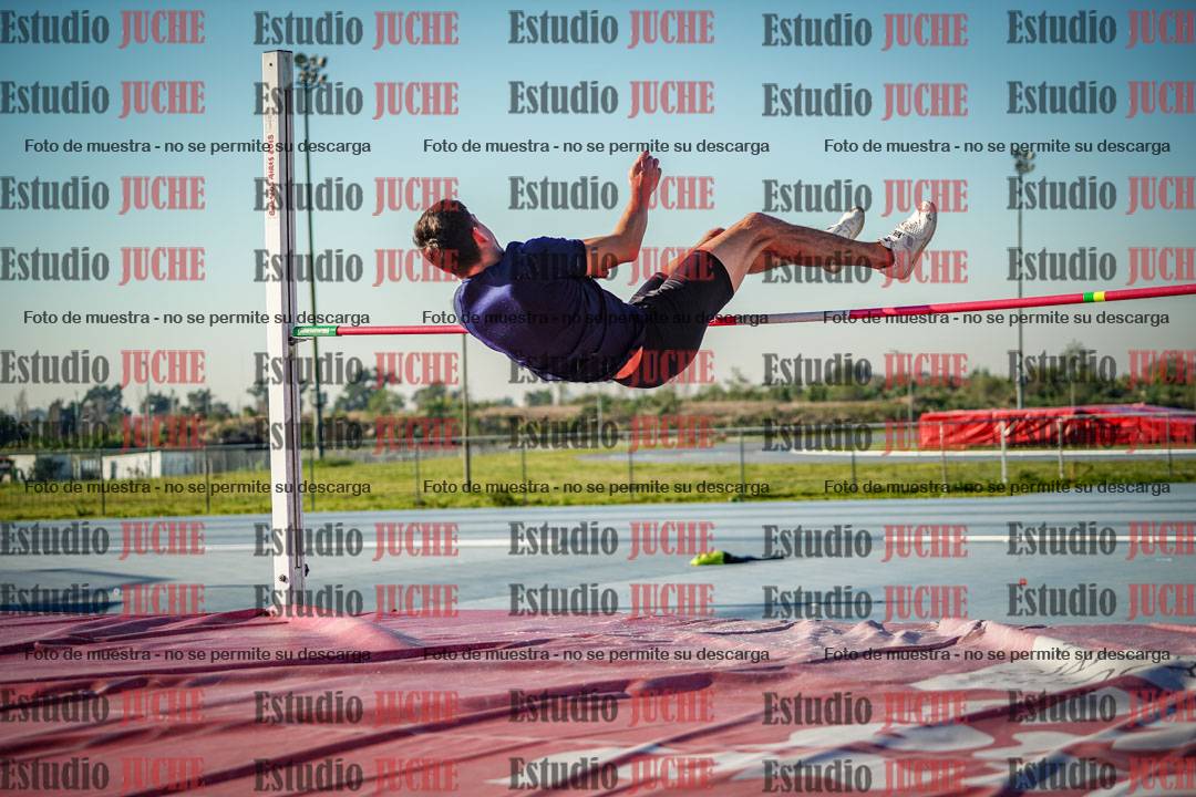 Fotos del salto en alto de varones