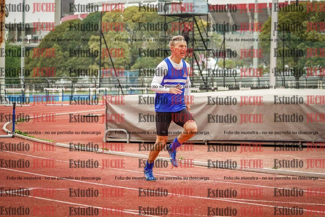 Fotos de los 295 m con vallas de varones - U16