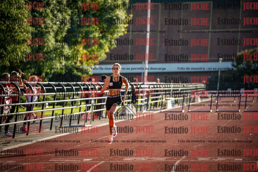 Fotos de los 295 m con vallas de mujeres