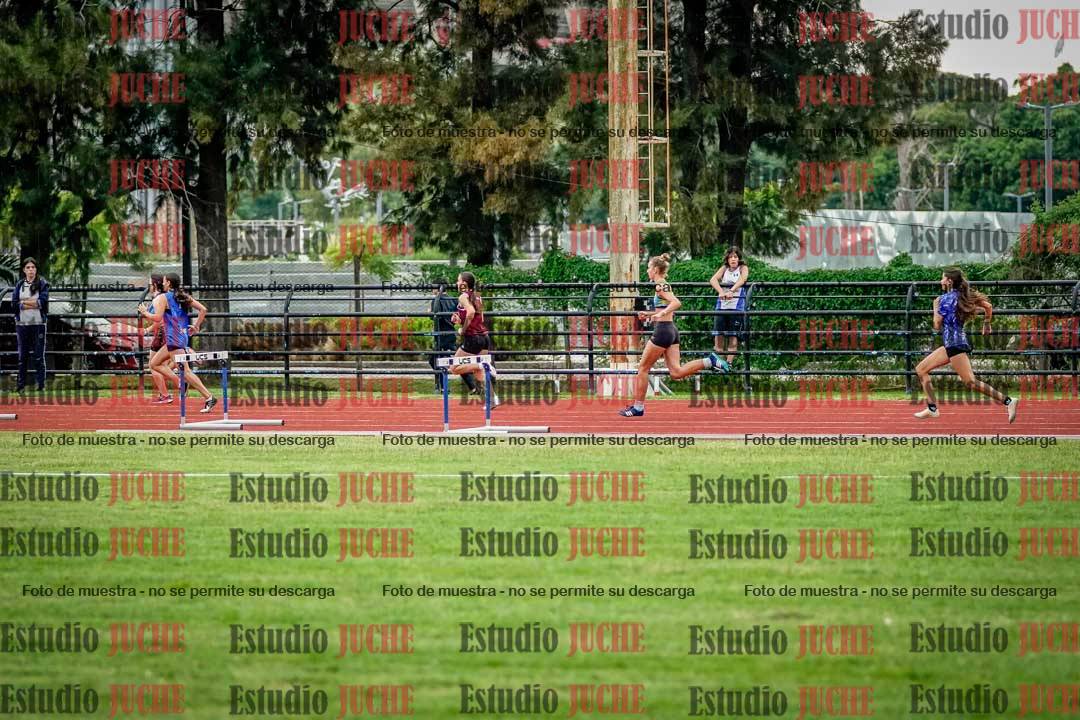 Fotos de los 295 m con vallas de mujeres