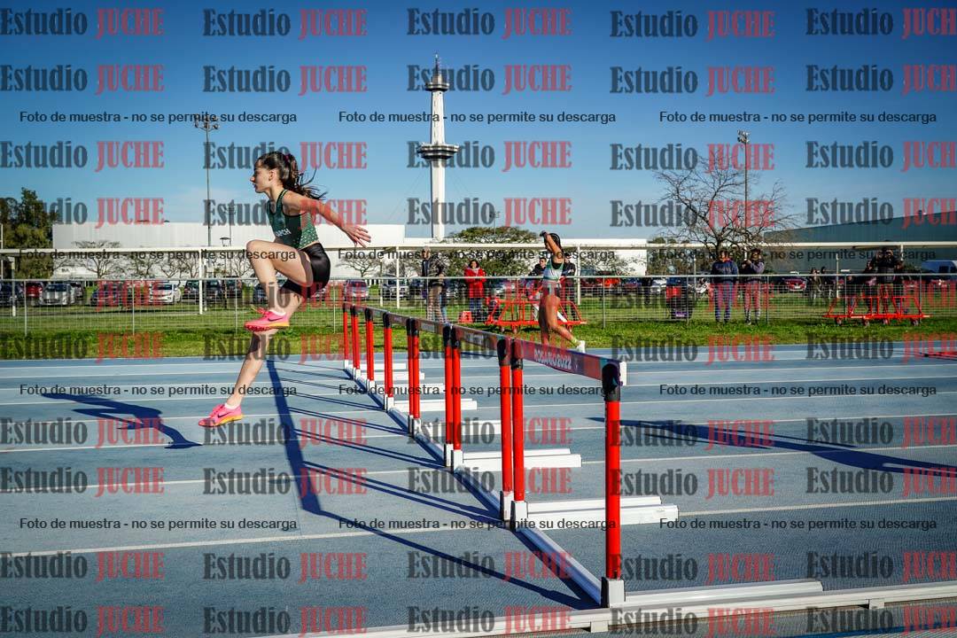 Fotos de los 100 m con vallas de mujeres - U17