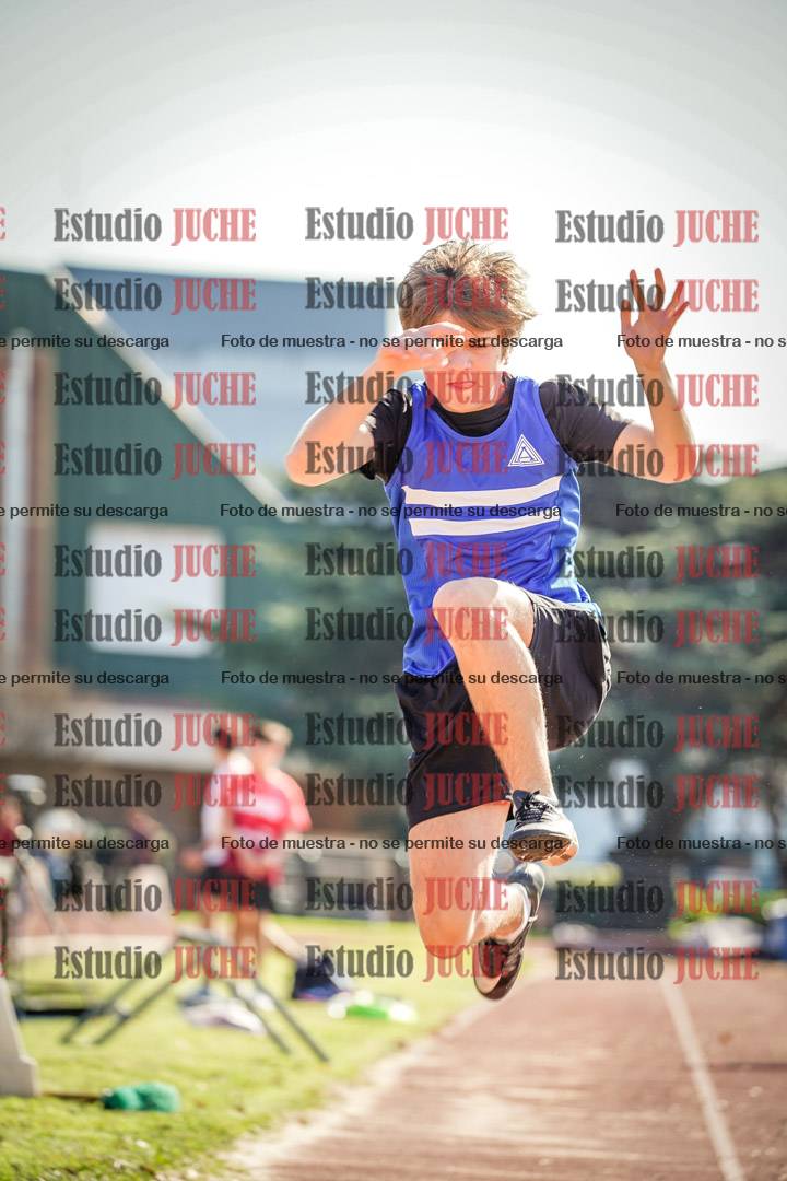 Fotos del salto en largo de varones - ambas categorías