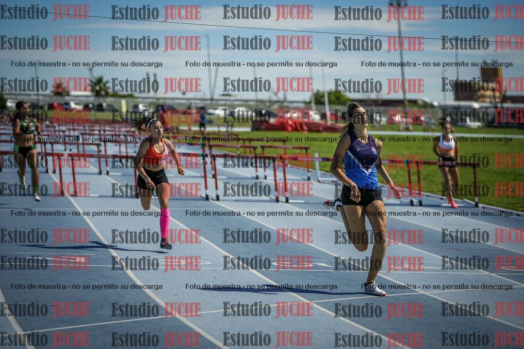 Fotos de los 100 m con vallas de mujeres