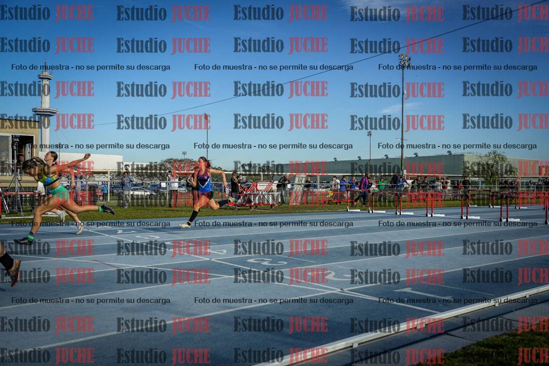 Fotos de los 100 m con vallas de mujeres