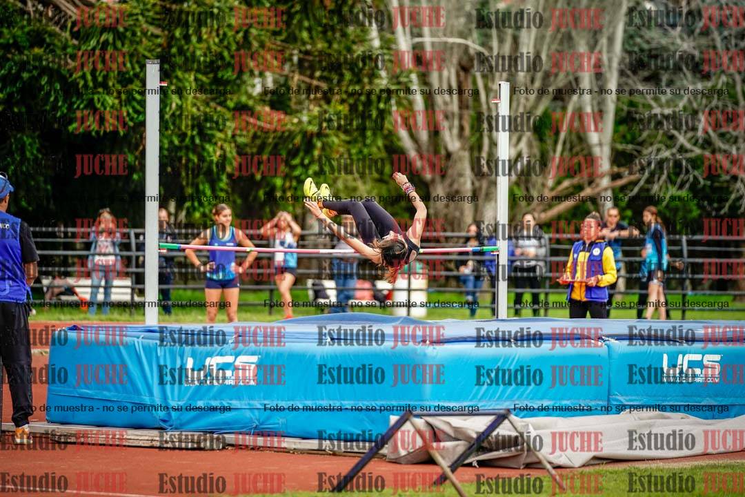 Fotos del salto en alto de mujeres