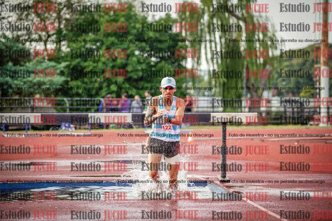 Fotos de los 3000 m con obstáculos de varones
