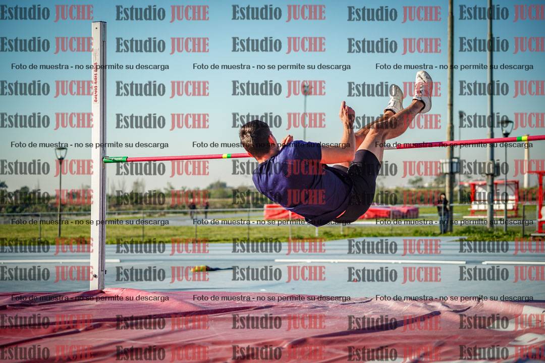 Fotos del salto en alto de varones