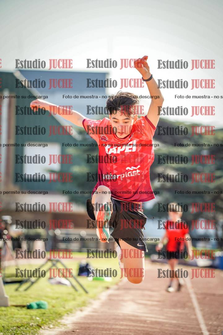 Fotos del salto en largo de varones - ambas categorías
