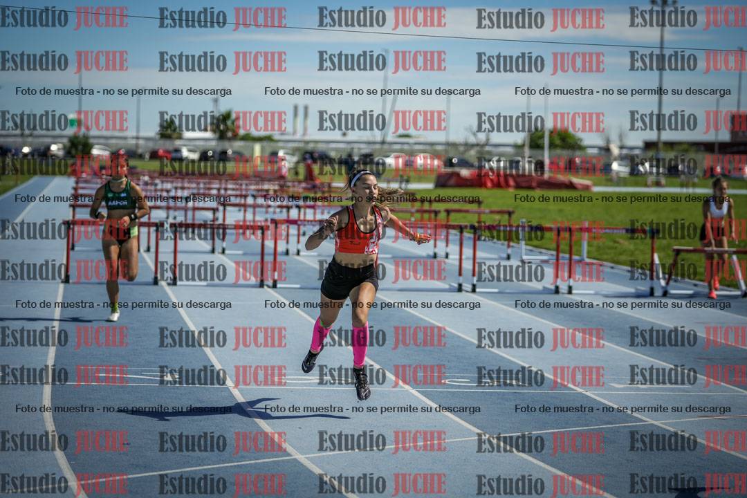 Fotos de los 100 m con vallas de mujeres