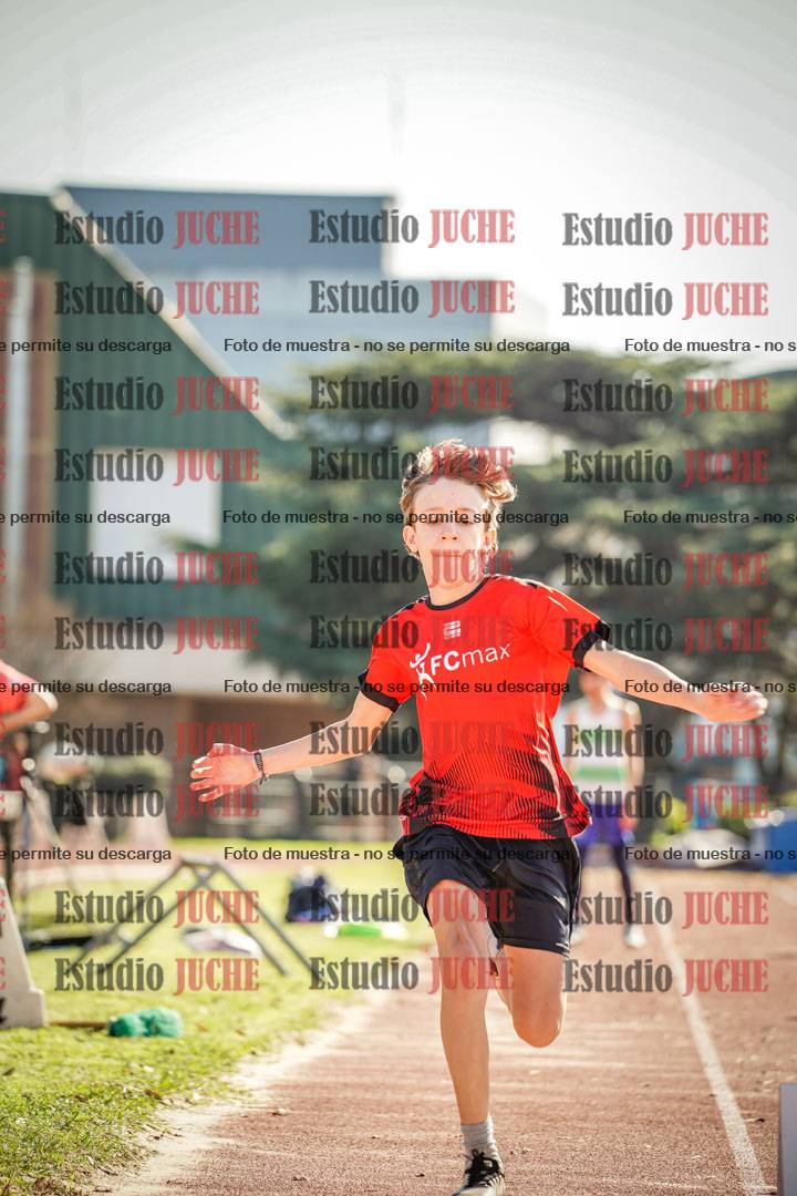 Fotos del salto en largo de varones - ambas categorías