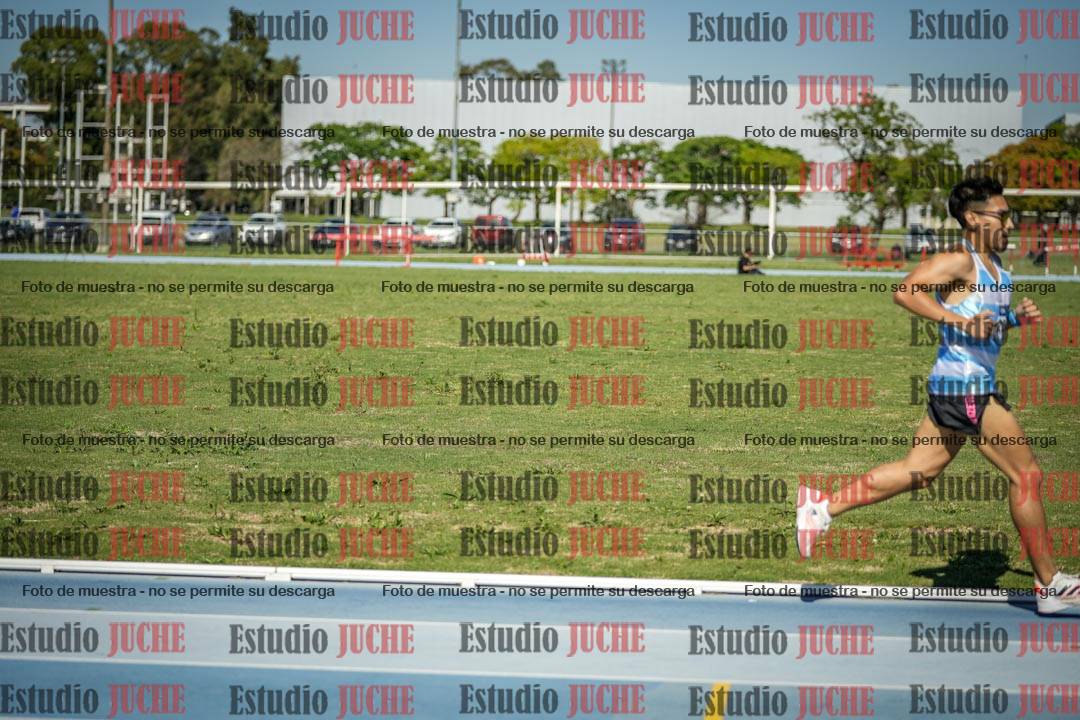 Fotos de los 5000 m de mujeres y varones - serie 1