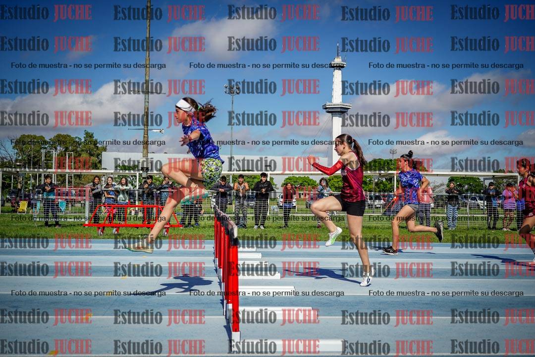 Fotos de los 80 m con vallas de mujeres