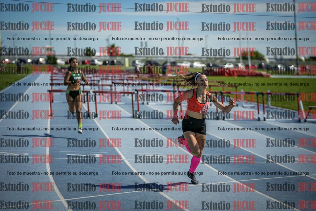 Fotos de los 100 m con vallas de mujeres