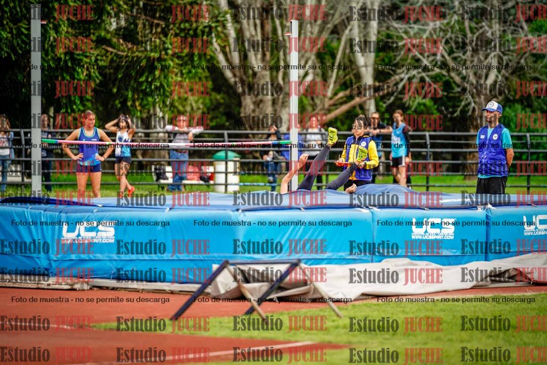 Fotos del salto en alto de mujeres