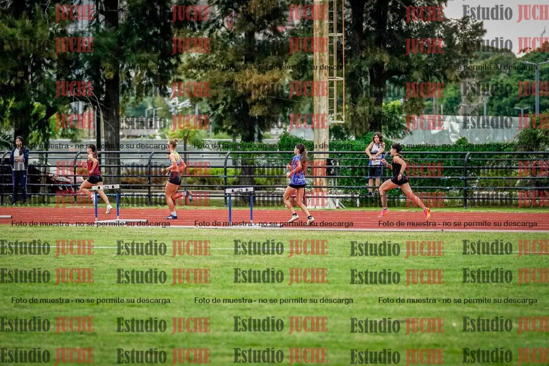 Fotos de los 295 m con vallas de mujeres