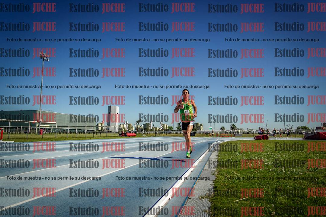 Fotos de los 5000 m de mujeres y varones - serie 1