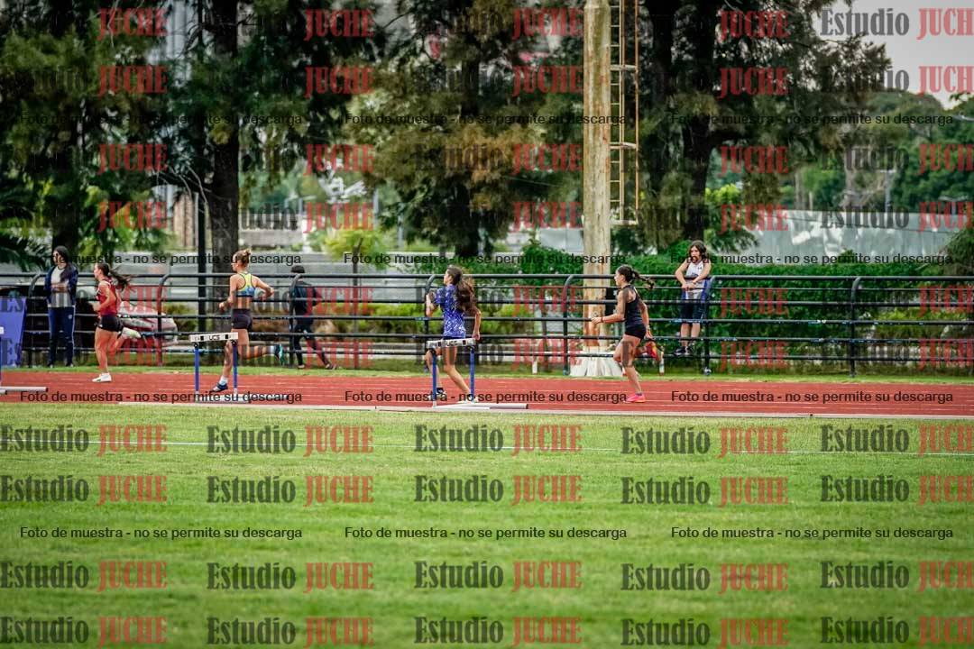 Fotos de los 295 m con vallas de mujeres
