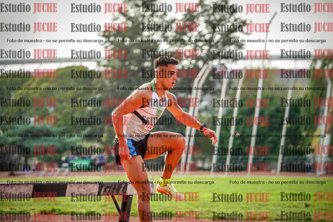 Fotos de los 3000 m con obstáculos de varones