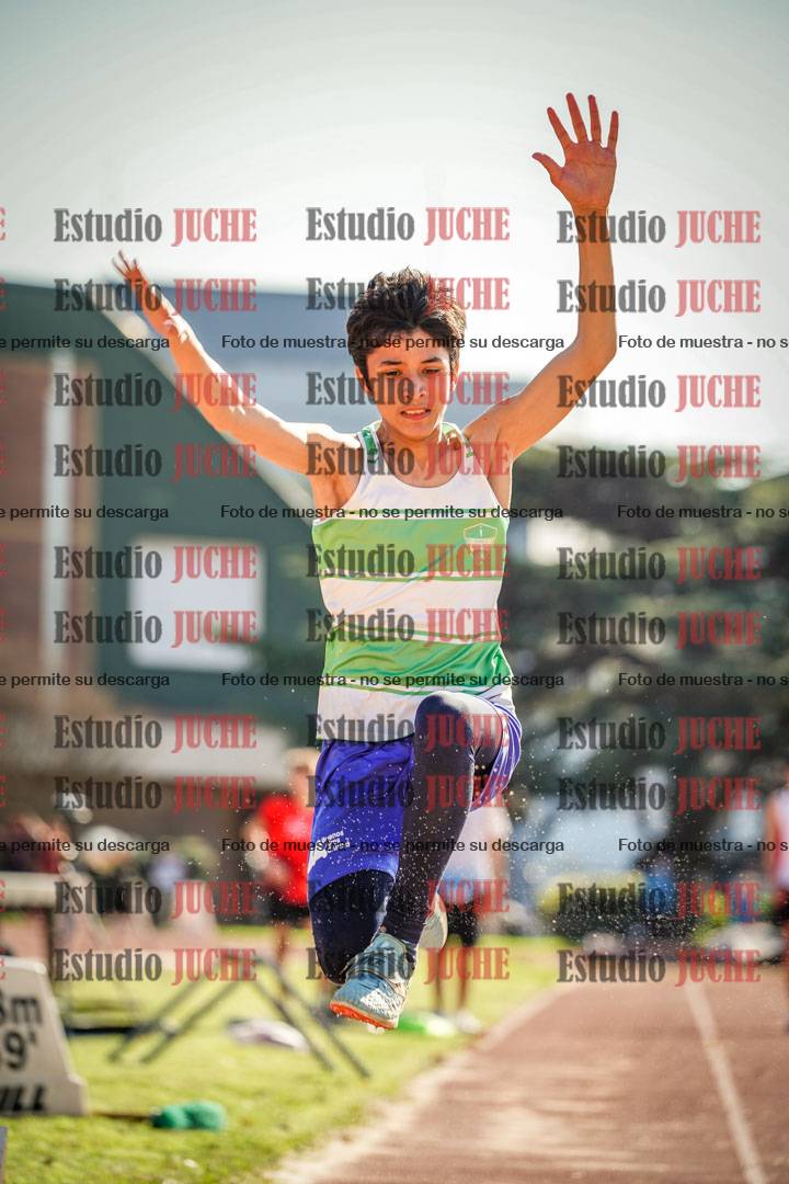 Fotos del salto en largo de varones - ambas categorías